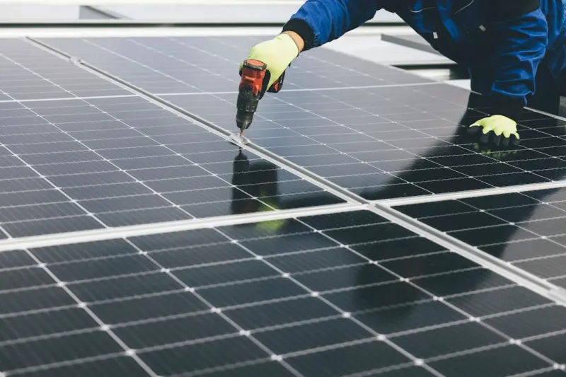 Solar Energy as a Strategic Business Asset: From Grid Dependency to Autonomous Innovation
