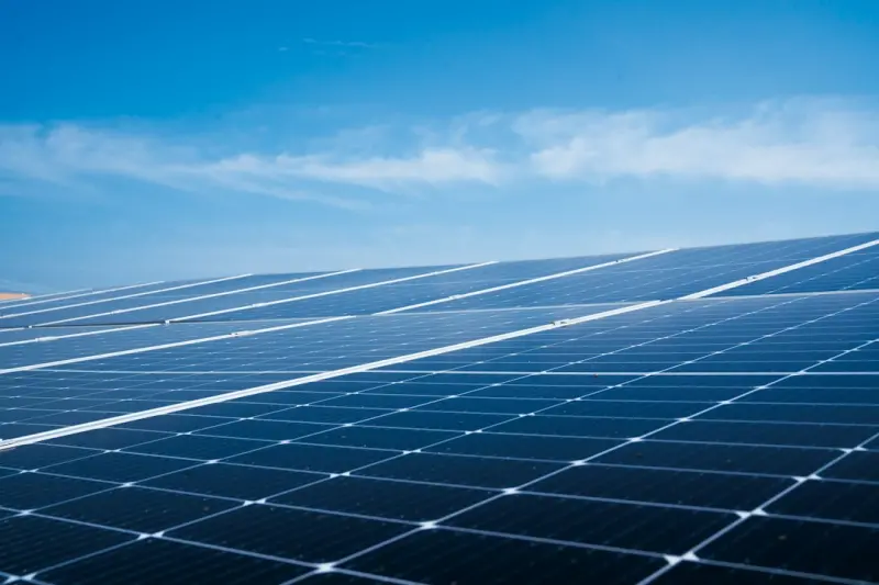 Beyond the Rooftop: How Solar Microgrids Are Redefining Enterprise Resilience