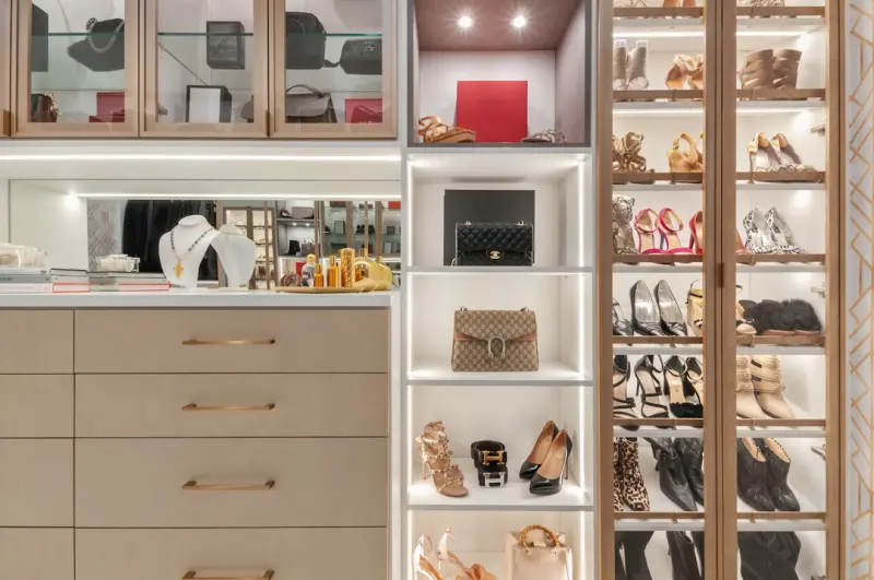 Adaptive Closets: Turning Storage Into a Smart, Modular Ecosystem