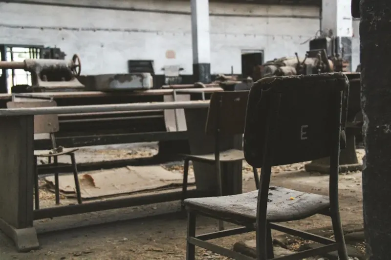 Restoring Furniture as Sustainable Storytelling: Data, Craft, and Circular Design
