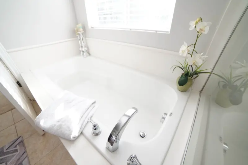 The Untapped Value of Bathtub Refinishing for Property Owners