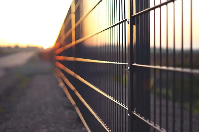 Beyond Boundaries: How Modern Fencing Redefines Function and Form