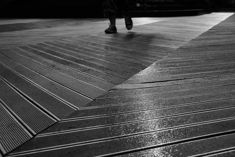 When the Floor Starts Talking: Data‑Driven Flooring for Modern Workspaces