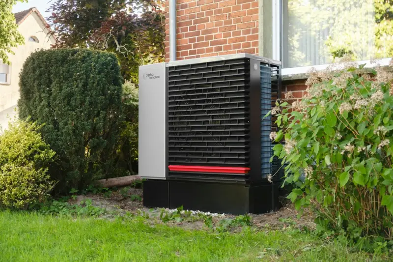Hybrid Heat Pumps: Merging Renewable Power with Traditional HVAC for a Greener Future
