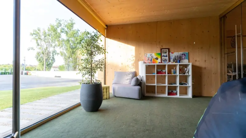 Sunrooms as Data‑Driven Wellness Pods: Merging Light, Sensors, and Ergonomics