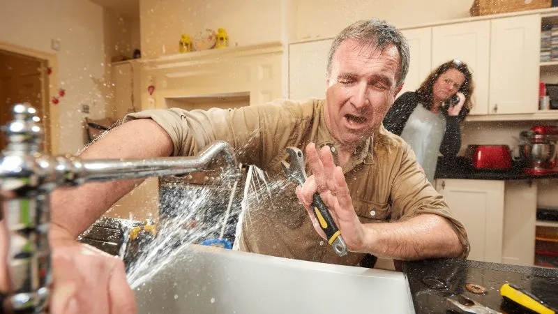 Avoid Common Pitfalls with Plumbing Emergencies - When to call a professional Avoid Common Pitfalls with Plumbing Emergencies - When to call a professional