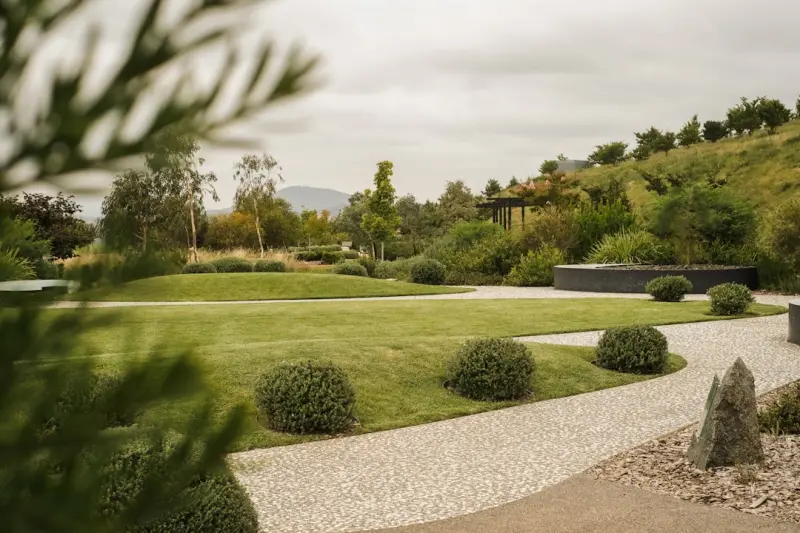 Designing the Living Edge: Turning Your Yard into a Year‑Round Habitat